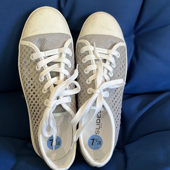 J/Slides NYC Sneakers size 7.5 gray with white edging - Picture 5 of 5